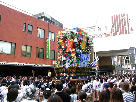 博多祇園山笠 2011 追い山当日の走る飾り山(変形後)2