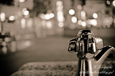 夜の水飲み NEX-5 SEL30M35
