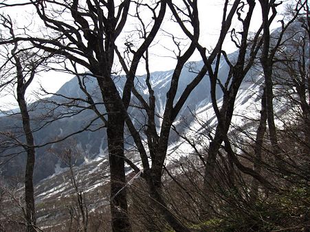 c-110506-084703 弥山・剣が峰が見える